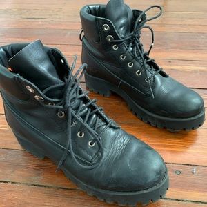 STEVE MADDEN lace up boots